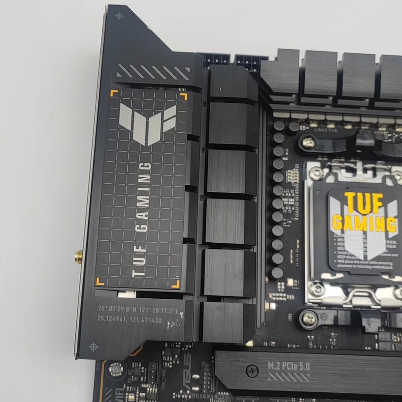 TUF GAMING X670E-PLUS WIFI TUF - Esports Gaming Platform のレビューと価格